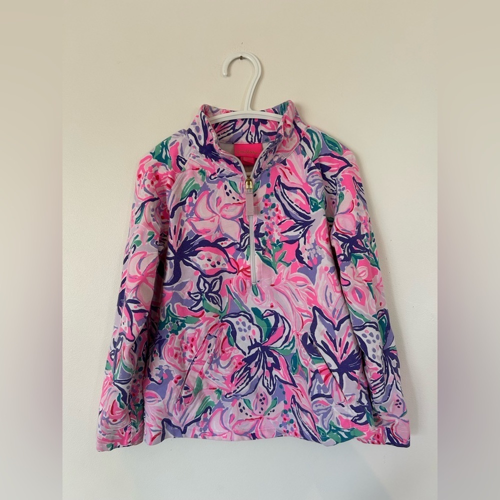 Lilly Pulitzer Skipper Popover in Isn't She Lilly UPF
50+ Track Jacket Size 6-7